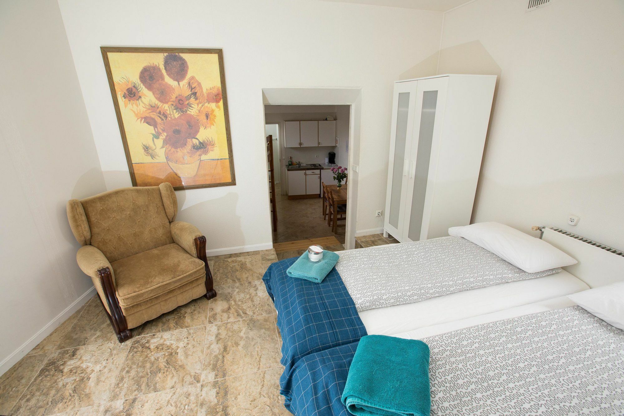 Central Guesthouse Reykjavik Guest house 2*